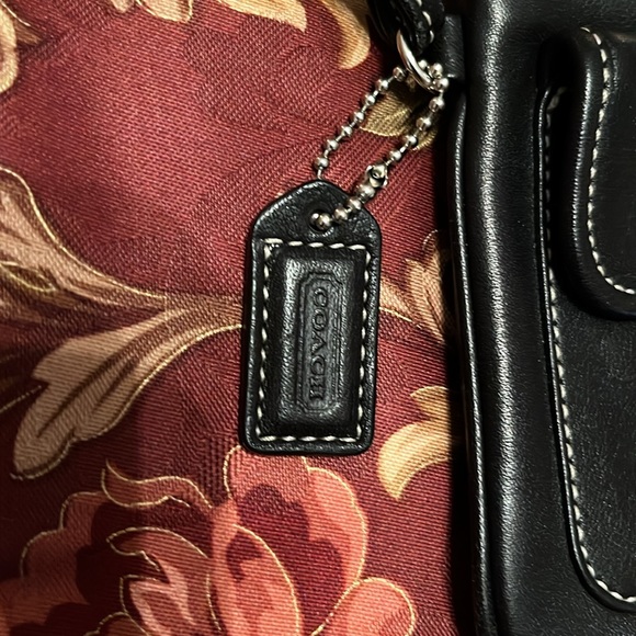 COACH LEATHER WRISTLET - Picture 2 of 7